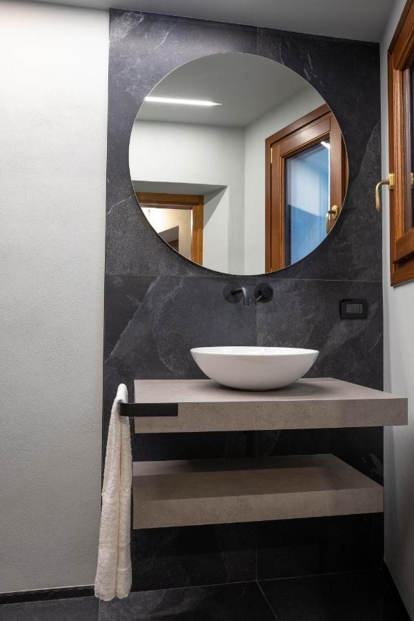 Alla Torre - Nel Cuore Del Borgo Storico Castagnole delle Lanze Buitenkant foto
