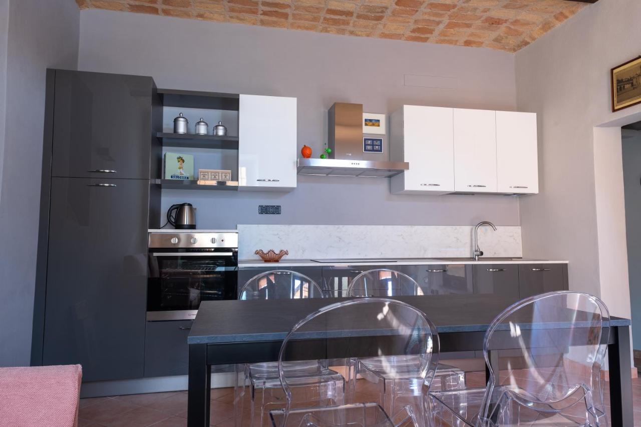 Alla Torre - Nel Cuore Del Borgo Storico Castagnole delle Lanze Buitenkant foto